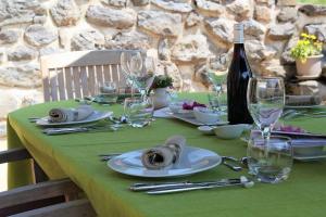 Ποτά στο Chambre Chez "Tsoussou", Le Clos des Pierres Rouges