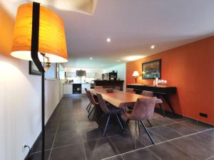 Η κουζίνα ή μικρή κουζίνα στο Chambre Chez "Tsoussou", Le Clos des Pierres Rouges +38 φωτογραφίες