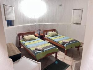 Ένα ή περισσότερα κρεβάτια σε δωμάτιο στο Nut Tree Nook