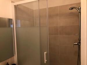 Ένα μπάνιο στο Appartement lumineux près de la plage à Courseulles-sur-Mer, 40 m² +15 φωτογραφίες