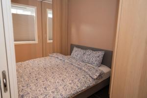 Postel nebo postele na pokoji v ubytování Modern Apt, Near city centre , Walking distance