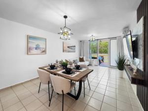 Φωτογραφία από το άλμπουμ του Sea Breeze Escape Sleeps 7 Pool in Ceiba σε Ceiba +36 φωτογραφίες