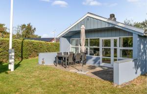 En have udenfor 3 Bedroom Nice Home In Nordborg