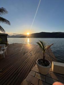 Naturlandskabet i nærheden af feriehuset + 19 billeder