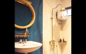 Ένα μπάνιο στο Covehill Green Resort +11 φωτογραφίες