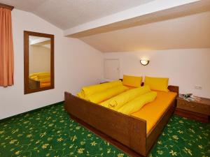 Posteľ alebo postele v izbe v ubytovaní Apartments Serafin