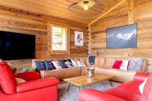 Posezení v ubytování Apt Le Rocher - close to town with Hot tub for 8ppl+2kids