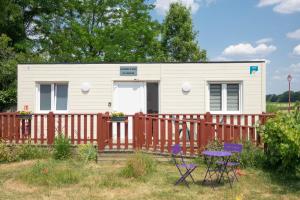 Κήπος έξω από το Chambre d'hôtes du Cerisier