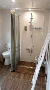 Ένα μπάνιο στο Chambre d'hôtes du Cerisier