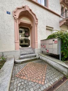 Το κτήριο όπου στεγάζεται  το διαμέρισμα