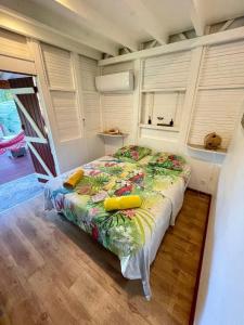 Ένα ή περισσότερα κρεβάτια σε δωμάτιο στο Villa spacieuse à Saint-François avec piscine privée +8 φωτογραφίες