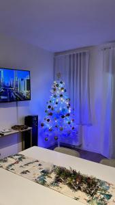 TV a/nebo společenská místnost v ubytování Villa Adriana