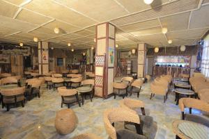 Εστιατόριο ή άλλο μέρος για φαγητό στο Sarem International Hotel +13 φωτογραφίες