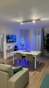 TV a/nebo společenská místnost v ubytování Villa Adriana