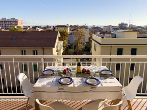 Μπαλκόνι ή βεράντα στο Terrazza vista mare-Parcheggio gratuito -3Min A14 -Mastrangelo Beach +20 φωτογραφίες