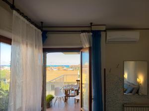 Μπαλκόνι ή βεράντα στο Terrazza vista mare-Parcheggio gratuito -3Min A14 -Mastrangelo Beach