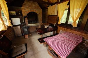 Η κουζίνα ή μικρή κουζίνα στο Brvnara Sofiana +69 φωτογραφίες