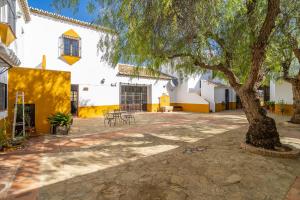 Το κτήριο όπου στεγάζεται  η παραθεριστική κατοικία