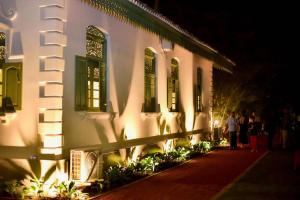 Tòa nhà nơi khách sạn tọa lạc