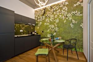 Køkken eller tekøkken på Boutique Apartment Cairoli 30