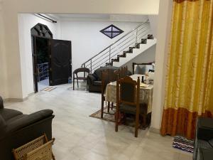 Гостиная зона в White Villa