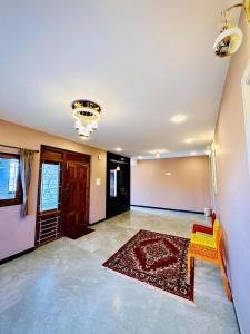 Et tv og/eller underholdning på Ever Fresh High View By Let's Inn