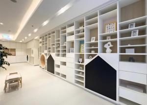 Телевизор и/или развлекательный центр в Grande-5703,2 BHK Down Town, Dubai