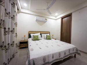 Giường trong phòng chung tại Roastery Retreat by Pumpkin Stays