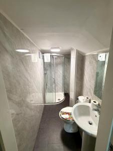 Ванная комната в Home in Preston City Center