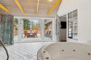 TV a/nebo společenská místnost v ubytování Feriehus 2023