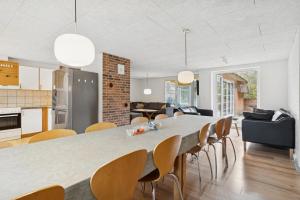 Kuchyň nebo kuchyňský kout v ubytování Feriehus 2023