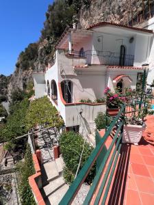 En balkon eller terrasse på Villa Carmela + 41 billeder