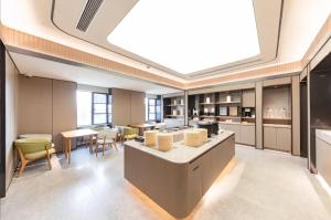 Nhà bếp/bếp nhỏ tại JI Hotel Shanghai University Tacheng Road