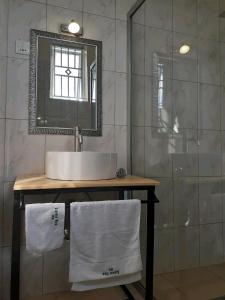 Gallery image of Express View Inn in Mutungo