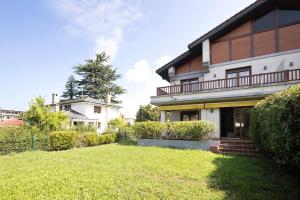 Κήπος έξω από το Gabi enea Ideal para familias