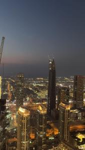 Общий вид на город Дубай или вид на город из апартаментов/квартиры +4 фотографии