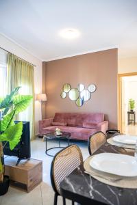 Χώρος καθιστικού στο Houseloft Kalamaria Skyview