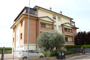 Το κτήριο όπου στεγάζεται  το διαμέρισμα