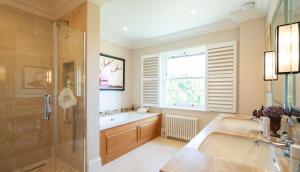 Koupelna v ubytování Nash Point + 50 fotografií