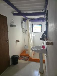 Ένα μπάνιο στο La Farola del Cabo