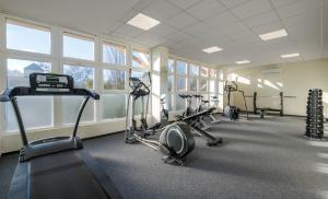 Fitness centrum a/nebo fitness zařízení v ubytování Hunguest Hotel Flóra