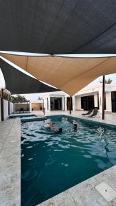 Φωτογραφία από το άλμπουμ του Hekayh chalet σε Barka