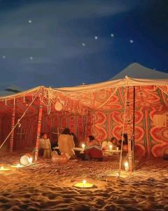 Φωτογραφία από το άλμπουμ του Tours of the White Desert σε Az Zabū