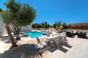 Bazén v ubytování Gioiello Villa nebo v jeho okolí