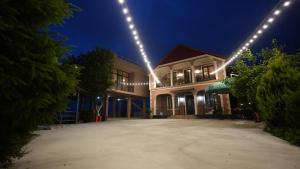 El edificio en el que está la villa