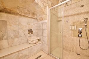 Ένα μπάνιο στο Mithra Cave Cappadocia