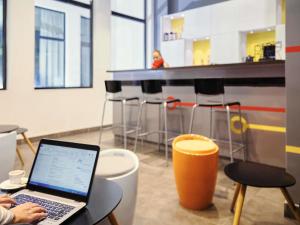 Kuchyň nebo kuchyňský kout v ubytování ibis Styles Marseille Gare Saint-Charles