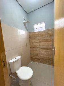 Et badeværelse på Fica Aki - Hospedagem Alta Floresta + 5 billeder