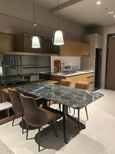 Kuchyň nebo kuchyňský kout v ubytování Home in Antara Genting Highland