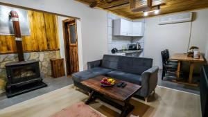 Η κουζίνα ή μικρή κουζίνα στο Karaaslan Kamping Tesisleri